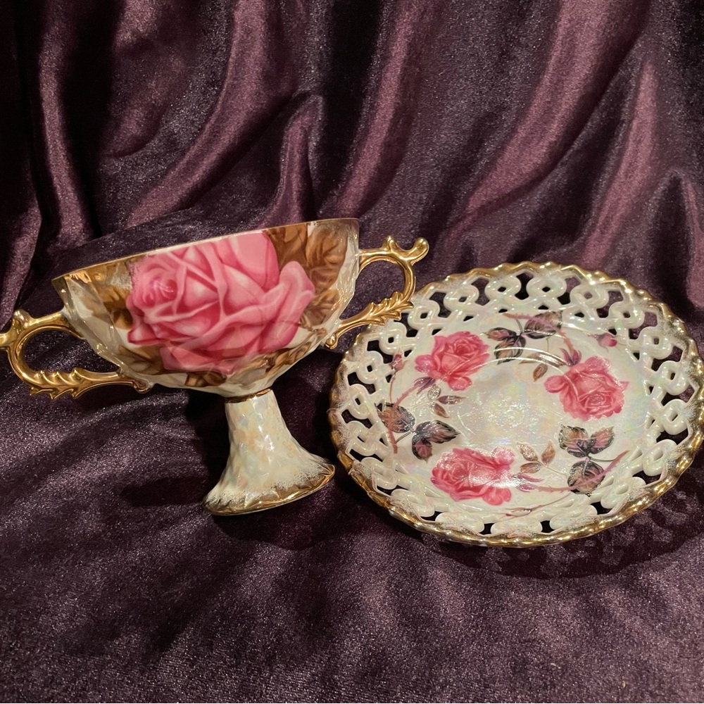 RARE Vintage ROYAL SEALY China Brushed Gold Pedestal Handled Tea Cup & Saucer